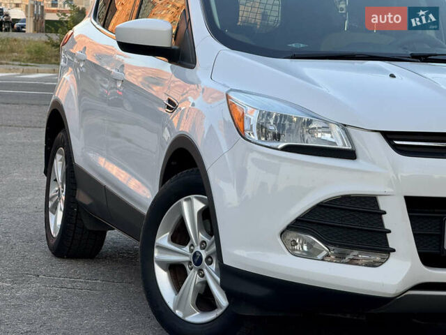 Белый Форд Эскейп, объемом двигателя 1.6 л и пробегом 212 тыс. км за 10700 $, фото 59 на Automoto.ua