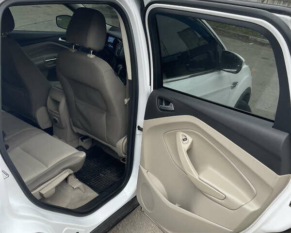 Белый Форд Эскейп, объемом двигателя 1.6 л и пробегом 236 тыс. км за 8200 $, фото 9 на Automoto.ua