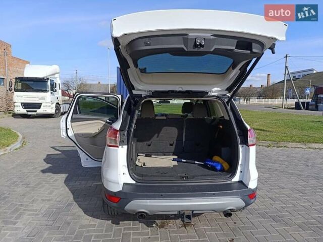 Білий Форд Ескейп, об'ємом двигуна 2 л та пробігом 245 тис. км за 11400 $, фото 2 на Automoto.ua