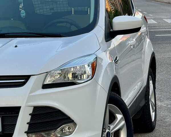 Белый Форд Эскейп, объемом двигателя 1.6 л и пробегом 212 тыс. км за 10700 $, фото 49 на Automoto.ua