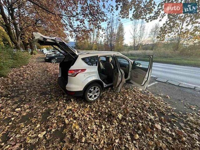 Белый Форд Эскейп, объемом двигателя 2.3 л и пробегом 170 тыс. км за 12999 $, фото 8 на Automoto.ua