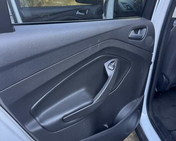 Білий Форд Ескейп, об'ємом двигуна 2 л та пробігом 270 тис. км за 10200 $, фото 17 на Automoto.ua