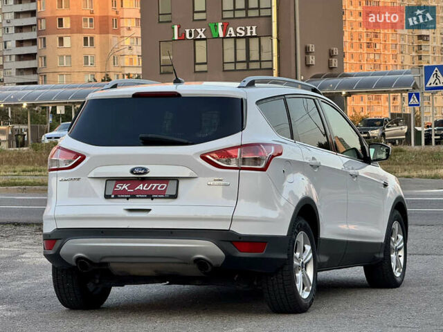 Белый Форд Эскейп, объемом двигателя 1.6 л и пробегом 212 тыс. км за 10700 $, фото 12 на Automoto.ua