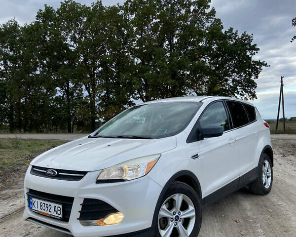 Белый Форд Эскейп, объемом двигателя 1.6 л и пробегом 178 тыс. км за 8999 $, фото 1 на Automoto.ua