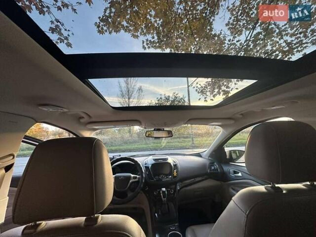 Белый Форд Эскейп, объемом двигателя 2.3 л и пробегом 170 тыс. км за 12999 $, фото 10 на Automoto.ua