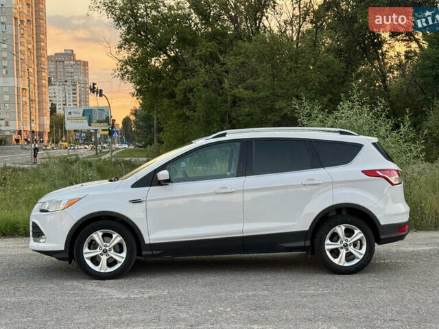 Белый Форд Эскейп, объемом двигателя 1.6 л и пробегом 212 тыс. км за 10700 $, фото 7 на Automoto.ua