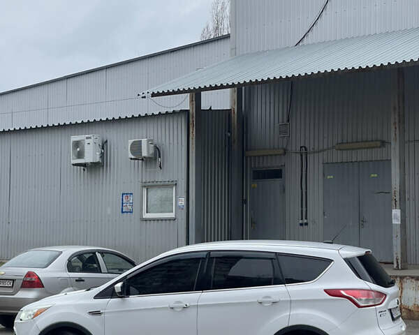 Белый Форд Эскейп, объемом двигателя 1.6 л и пробегом 236 тыс. км за 8200 $, фото 5 на Automoto.ua