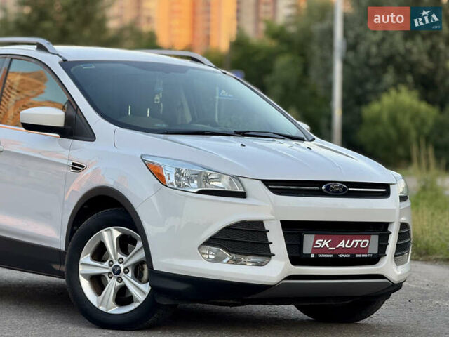 Белый Форд Эскейп, объемом двигателя 1.6 л и пробегом 212 тыс. км за 10700 $, фото 14 на Automoto.ua