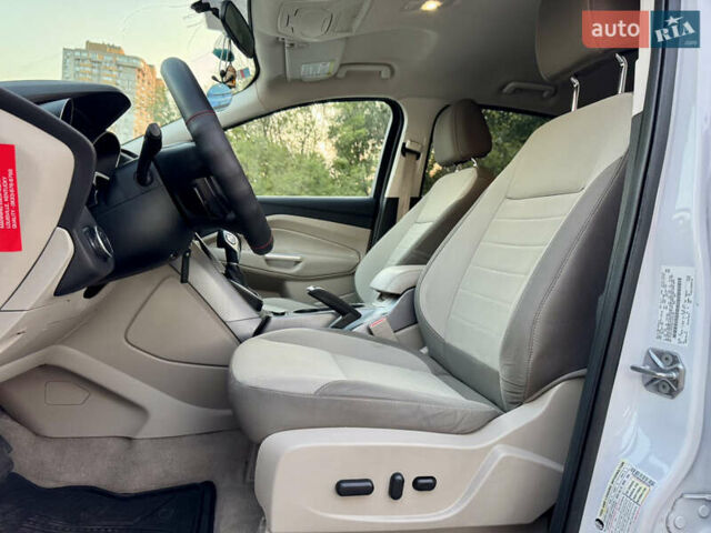 Белый Форд Эскейп, объемом двигателя 1.6 л и пробегом 212 тыс. км за 10700 $, фото 20 на Automoto.ua