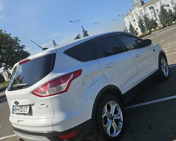 Белый Форд Эскейп, объемом двигателя 1.6 л и пробегом 118 тыс. км за 12500 $, фото 5 на Automoto.ua
