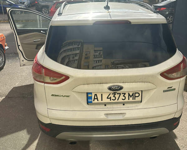 Білий Форд Ескейп, об'ємом двигуна 2 л та пробігом 233 тис. км за 8700 $, фото 4 на Automoto.ua