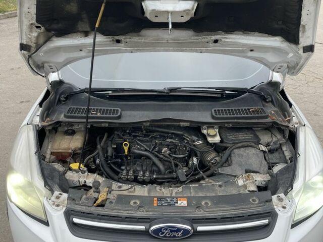 Белый Форд Эскейп, объемом двигателя 1.6 л и пробегом 236 тыс. км за 8200 $, фото 17 на Automoto.ua