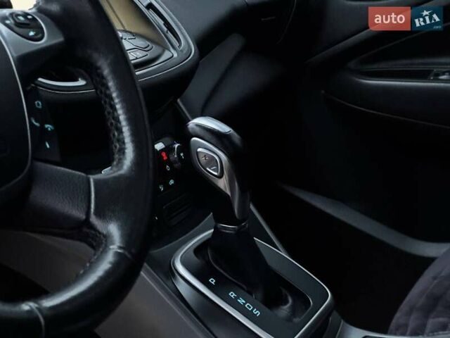 Белый Форд Эскейп, объемом двигателя 1.6 л и пробегом 138 тыс. км за 11450 $, фото 27 на Automoto.ua