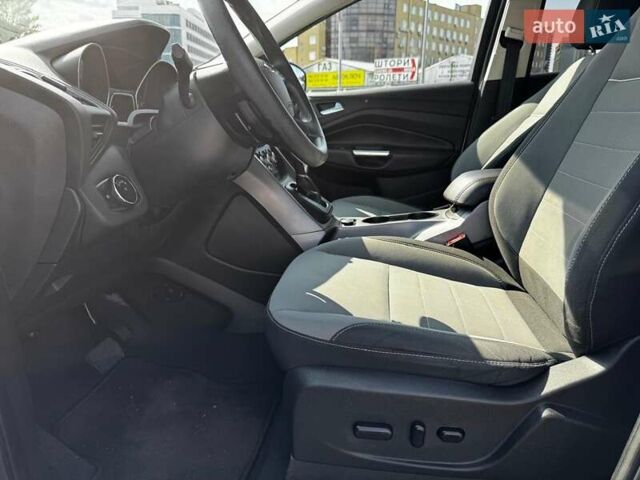 Білий Форд Ескейп, об'ємом двигуна 1.6 л та пробігом 206 тис. км за 13000 $, фото 6 на Automoto.ua