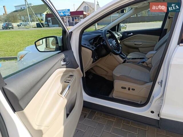 Білий Форд Ескейп, об'ємом двигуна 2 л та пробігом 245 тис. км за 11400 $, фото 6 на Automoto.ua