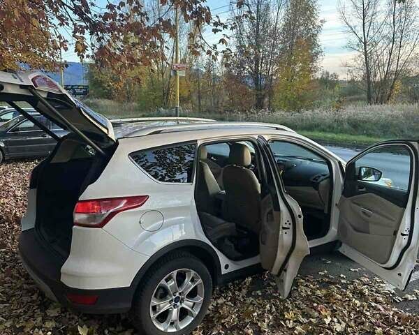 Белый Форд Эскейп, объемом двигателя 2.3 л и пробегом 170 тыс. км за 12999 $, фото 12 на Automoto.ua