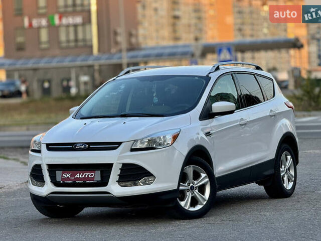 Белый Форд Эскейп, объемом двигателя 1.6 л и пробегом 212 тыс. км за 10700 $, фото 1 на Automoto.ua