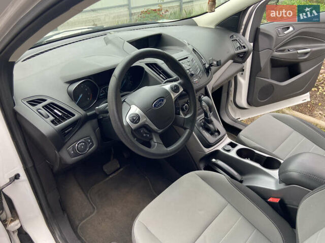 Белый Форд Эскейп, объемом двигателя 1.6 л и пробегом 178 тыс. км за 8999 $, фото 9 на Automoto.ua