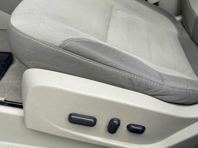 Белый Форд Эскейп, объемом двигателя 1.6 л и пробегом 236 тыс. км за 8200 $, фото 18 на Automoto.ua