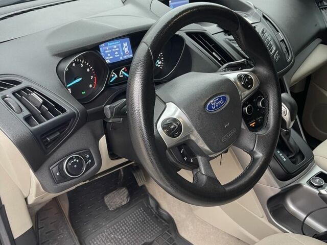 Белый Форд Эскейп, объемом двигателя 1.6 л и пробегом 236 тыс. км за 8200 $, фото 11 на Automoto.ua