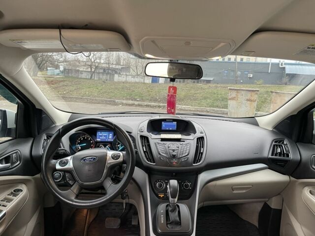 Белый Форд Эскейп, объемом двигателя 1.6 л и пробегом 236 тыс. км за 8200 $, фото 12 на Automoto.ua