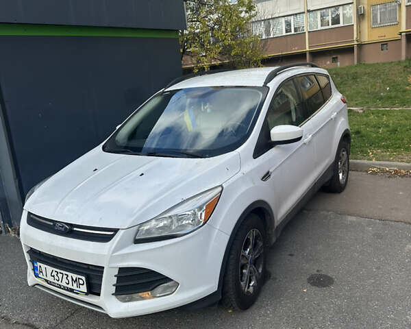 Білий Форд Ескейп, об'ємом двигуна 2 л та пробігом 233 тис. км за 8700 $, фото 1 на Automoto.ua
