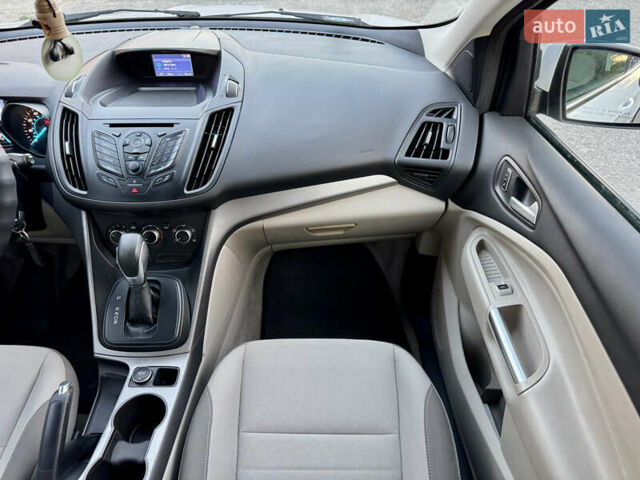 Белый Форд Эскейп, объемом двигателя 1.6 л и пробегом 212 тыс. км за 10700 $, фото 42 на Automoto.ua