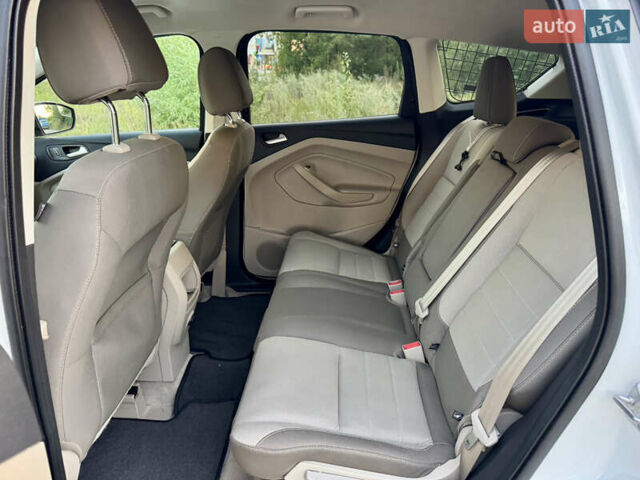 Белый Форд Эскейп, объемом двигателя 1.6 л и пробегом 212 тыс. км за 10700 $, фото 27 на Automoto.ua