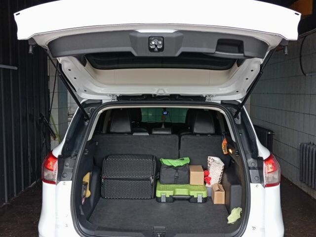 Білий Форд Ескейп, об'ємом двигуна 2.5 л та пробігом 160 тис. км за 13000 $, фото 12 на Automoto.ua