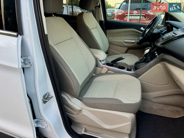 Белый Форд Эскейп, объемом двигателя 1.6 л и пробегом 212 тыс. км за 10700 $, фото 37 на Automoto.ua