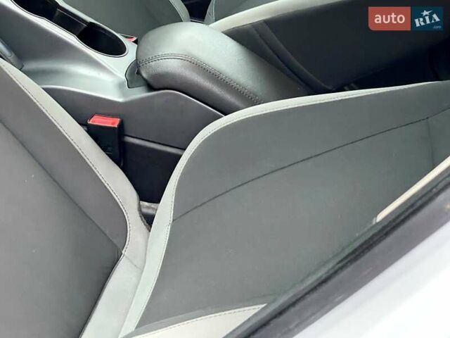 Форд Эскейп 2015 в Киеве на Automoto.ua Белый Форд Эскейп, объемом двигателя 2.5 л и пробегом 156 тыс. км за 10900 $, фото 30 на Automoto.ua