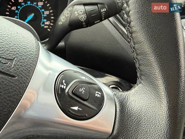 Белый Форд Эскейп, объемом двигателя 2 л и пробегом 179 тыс. км за 12600 $, фото 66 на Automoto.ua