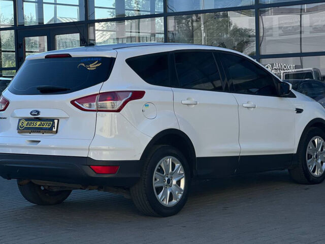 Белый Форд Эскейп, объемом двигателя 2.5 л и пробегом 117 тыс. км за 12000 $, фото 5 на Automoto.ua