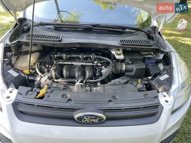 Белый Форд Эскейп, объемом двигателя 2.5 л и пробегом 99 тыс. км за 12800 $, фото 18 на Automoto.ua