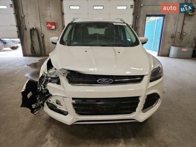 Белый Форд Эскейп, объемом двигателя 2 л и пробегом 20 тыс. км за 2900 $, фото 4 на Automoto.ua
