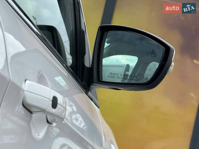 Белый Форд Эскейп, объемом двигателя 2 л и пробегом 179 тыс. км за 12600 $, фото 32 на Automoto.ua