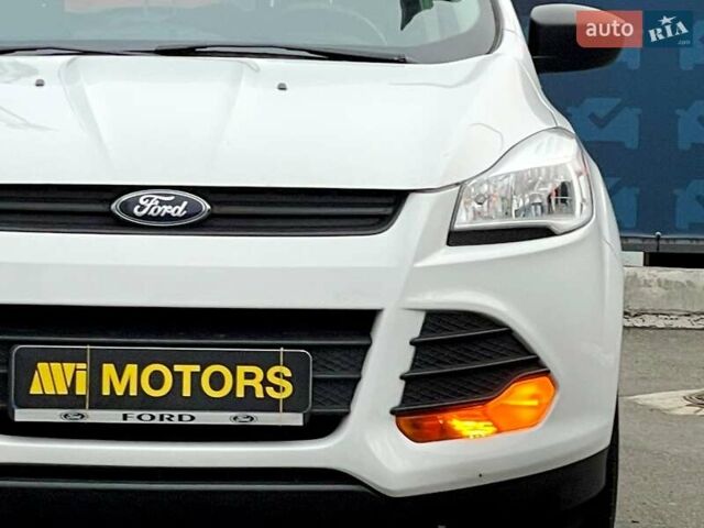 Форд Эскейп 2015 в Киеве на Automoto.ua Белый Форд Эскейп, объемом двигателя 2.5 л и пробегом 156 тыс. км за 10900 $, фото 10 на Automoto.ua