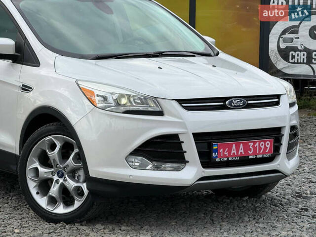 Белый Форд Эскейп, объемом двигателя 2 л и пробегом 179 тыс. км за 12600 $, фото 6 на Automoto.ua