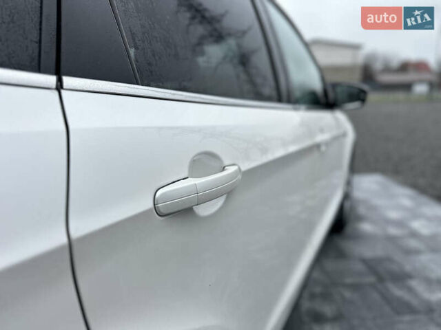 Белый Форд Эскейп, объемом двигателя 2 л и пробегом 183 тыс. км за 11800 $, фото 14 на Automoto.ua