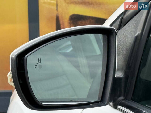 Белый Форд Эскейп, объемом двигателя 2 л и пробегом 179 тыс. км за 12600 $, фото 23 на Automoto.ua