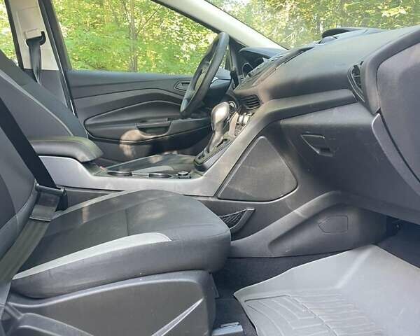 Белый Форд Эскейп, объемом двигателя 2.5 л и пробегом 99 тыс. км за 12800 $, фото 19 на Automoto.ua