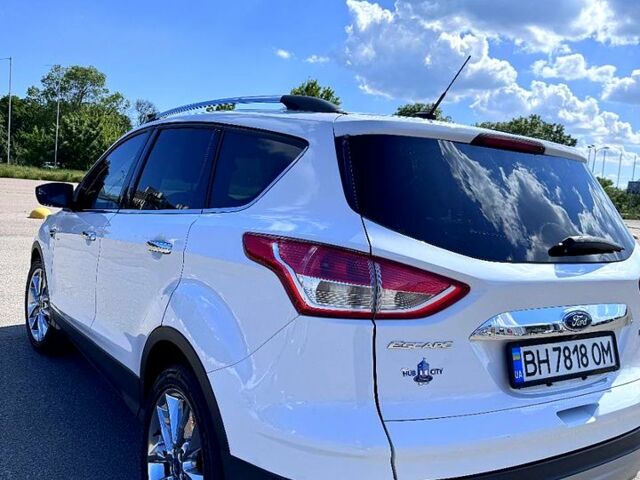 Белый Форд Эскейп, объемом двигателя 1.6 л и пробегом 97 тыс. км за 12000 $, фото 6 на Automoto.ua