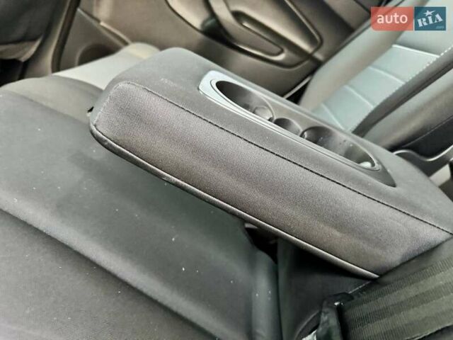 Белый Форд Эскейп, объемом двигателя 2 л и пробегом 140 тыс. км за 11400 $, фото 43 на Automoto.ua