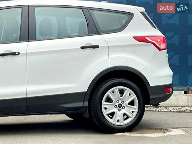 Форд Эскейп 2015 в Киеве на Automoto.ua Белый Форд Эскейп, объемом двигателя 2.5 л и пробегом 156 тыс. км за 10900 $, фото 20 на Automoto.ua