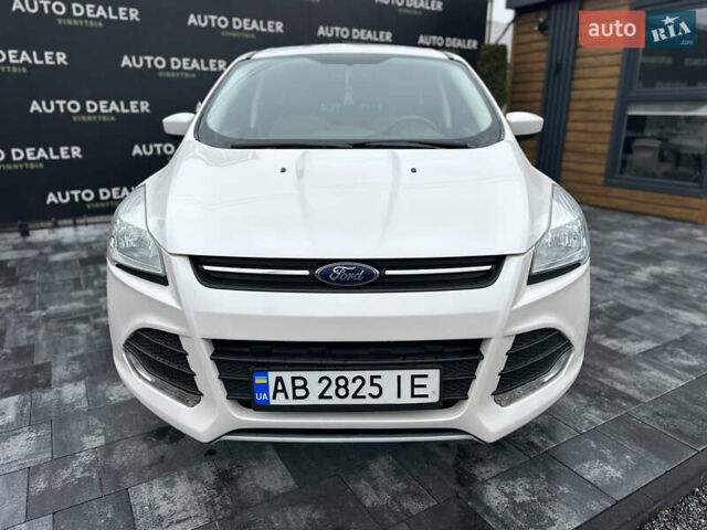 Белый Форд Эскейп, объемом двигателя 2 л и пробегом 183 тыс. км за 11800 $, фото 1 на Automoto.ua