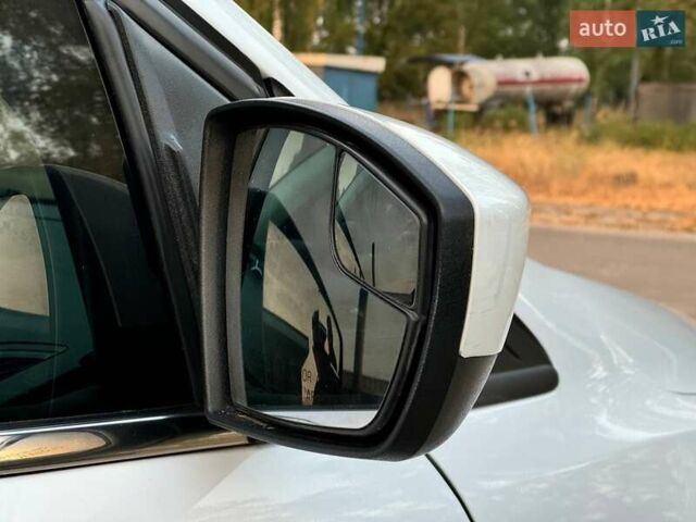 Белый Форд Эскейп, объемом двигателя 2 л и пробегом 140 тыс. км за 11400 $, фото 9 на Automoto.ua