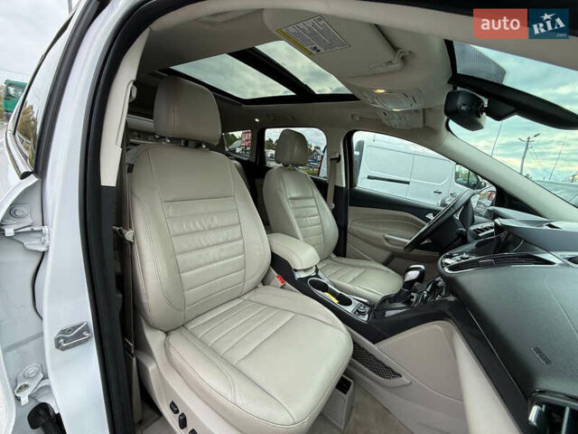 Белый Форд Эскейп, объемом двигателя 2 л и пробегом 179 тыс. км за 12600 $, фото 34 на Automoto.ua