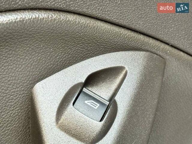 Белый Форд Эскейп, объемом двигателя 2 л и пробегом 140 тыс. км за 11400 $, фото 38 на Automoto.ua