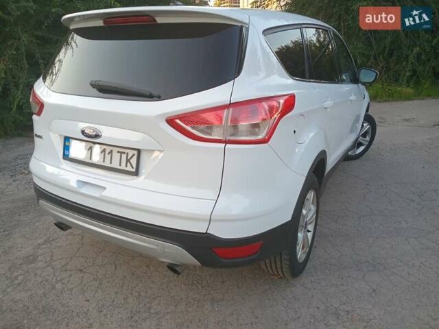 Форд Эскейп 2015 в Киеве на Automoto.ua Белый Форд Эскейп, объемом двигателя 1.6 л и пробегом 161 тыс. км за 11500 $, фото 5 на Automoto.ua