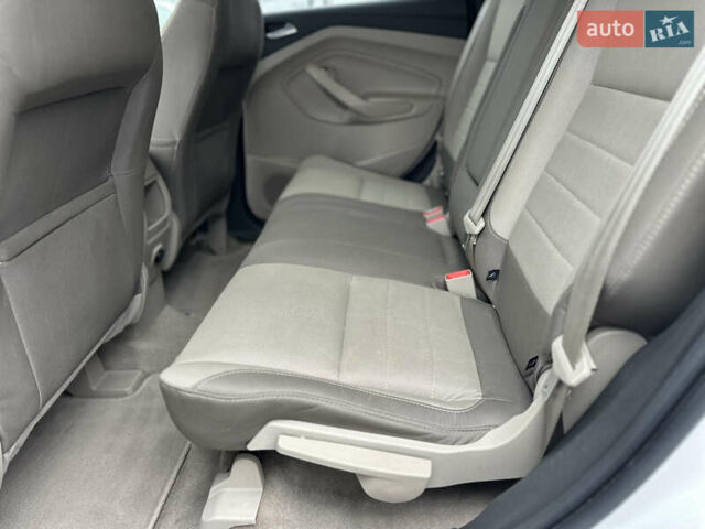 Белый Форд Эскейп, объемом двигателя 2 л и пробегом 183 тыс. км за 11800 $, фото 23 на Automoto.ua